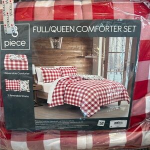 Red and White reversible comforter set- New In Psckage!